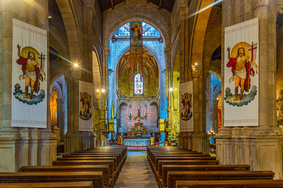 EXPLORING THE DIFFERENT TYPES OF CHURCH DECORATIONS