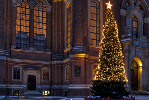 Outdoor Church Christmas Decorations To Spread Holiday Cheer